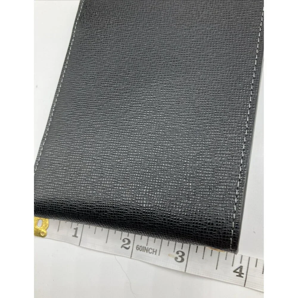 NWOT Defend Paris Black Bifold Wallet With Eyelet For Chain